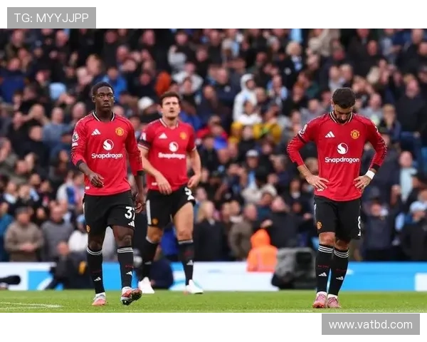 曼联更衣室矛盾再次显现,对球队赛季表现形成潜在制约 曼联更衣室矛盾再次显现,对球队赛季表现形成潜在制约