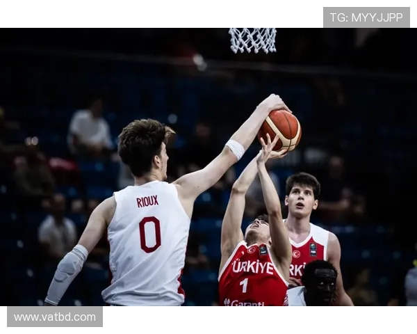 单打强突篮下对位中锋扎伊恩比上季更高效终结